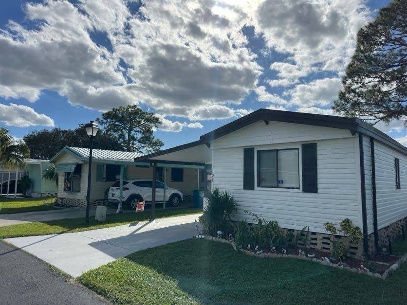 101 Woodside Lane a Winter Haven, FL Mobile or Manufactured Home for Sale